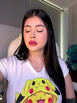 Snapshot of misslollipop04 chatting on 10/29/25, 02:52 misslollipop04 online show from 10/29/25, 02:52