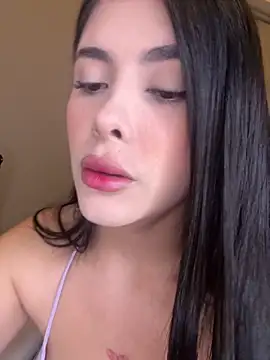 Snapshot of misslollipop04 chatting on 12/02/25, 01:44 misslollipop04 online show from 12/02/25, 01:44