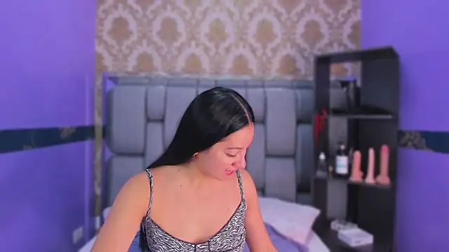 Lila Pinky online show from 10/10/25, 12:48