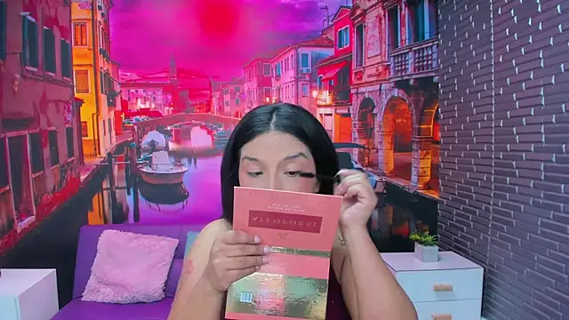 Snapshot of Small_naughty_ chatting on 11/08/25, 01:33 Small naughty online show from 11/08/25, 01:33