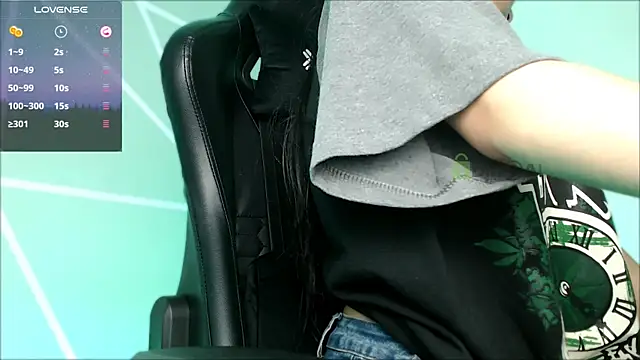 lilylouisee online show from 12/11/24, 08:18