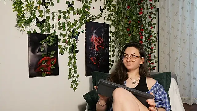 NaughtYHomemadE online show from 10/21/25, 12:06