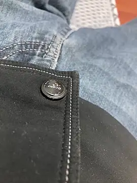 Snapshot of Beijing2000 chatting on 12/05/25, 11:52 Beijing2000 online show from 12/05/25, 11:52