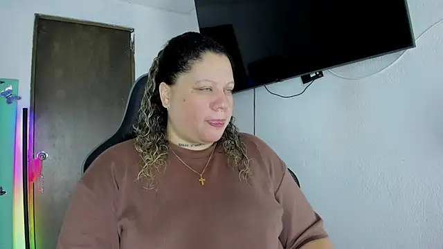 Snapshot of mariana_maze chatting on 12/10/24, 02:16 mariana maze online show from 12/10/24, 02:16