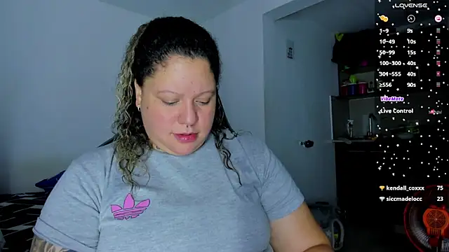 Snapshot of mariana_maze chatting on 12/20/24, 04:42 mariana maze online show from 12/20/24, 04:42