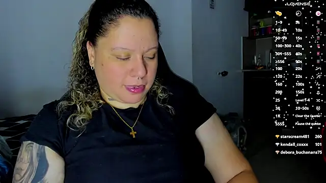 Snapshot of mariana_maze chatting on 12/21/24, 10:17 mariana maze online show from 12/21/24, 10:17