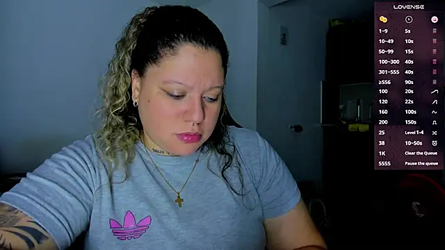 Snapshot of mariana_maze chatting on 12/29/24, 12:55 mariana maze online show from 12/29/24, 12:55