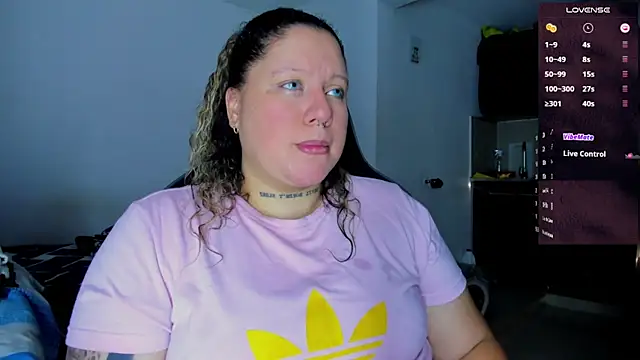 Snapshot of mariana_maze chatting on 01/08/25, 09:23 mariana maze online show from 01/08/25, 09:23