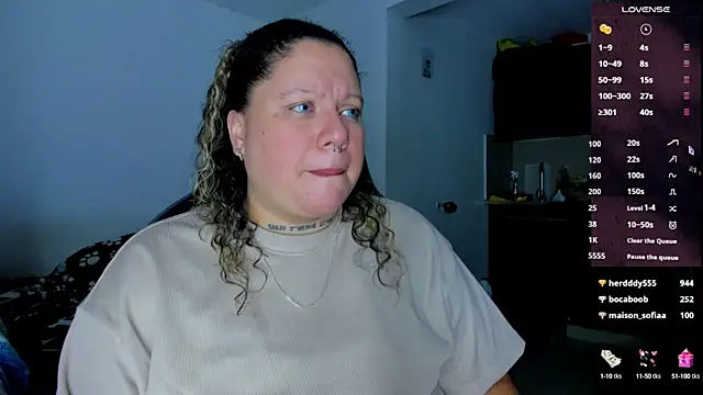 Snapshot of mariana_maze chatting on 01/09/25, 04:19 mariana maze online show from 01/09/25, 04:19