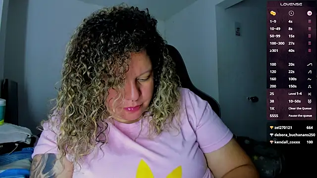 Snapshot of mariana_maze chatting on 01/11/25, 07:17 mariana maze online show from 01/11/25, 07:17