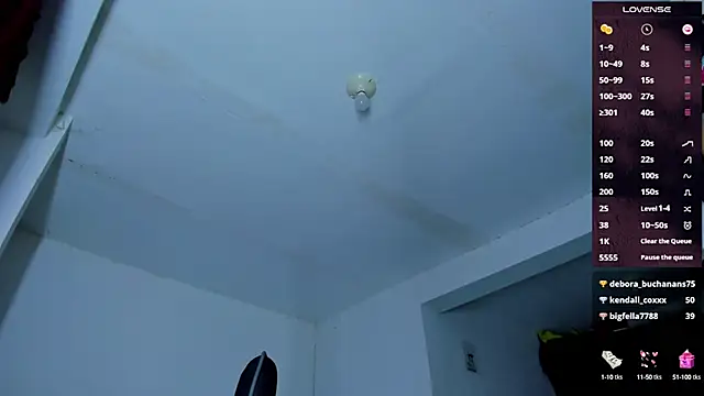 Snapshot of mariana_maze chatting on 01/12/25, 07:43 mariana maze online show from 01/12/25, 07:43