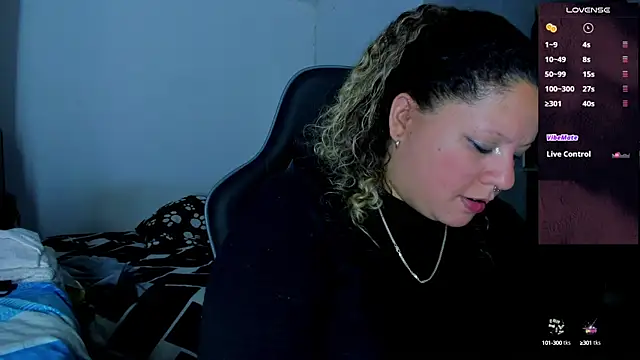 Snapshot of mariana_maze chatting on 01/22/25, 02:59 mariana maze online show from 01/22/25, 02:59