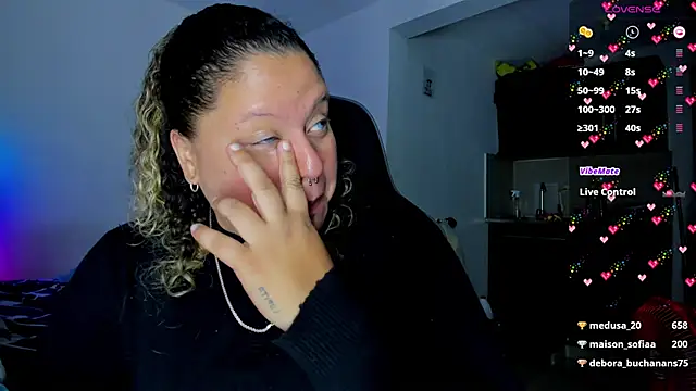 Snapshot of mariana_maze chatting on 01/31/25, 08:43 mariana maze online show from 01/31/25, 08:43