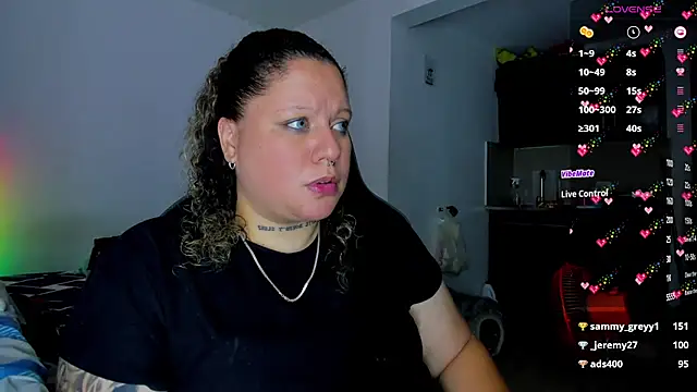 Snapshot of mariana_maze chatting on 02/02/25, 01:30 mariana maze online show from 02/02/25, 01:30