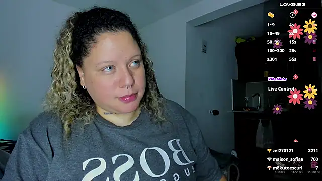 Snapshot of mariana_maze chatting on 02/17/25, 08:52 mariana maze online show from 02/17/25, 08:52