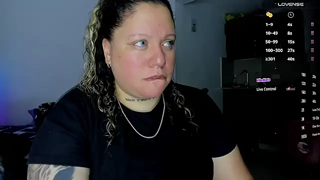 Snapshot of mariana_maze chatting on 02/22/25, 04:51 mariana maze online show from 02/22/25, 04:51