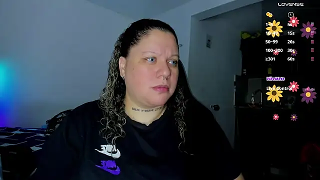 Snapshot of mariana_maze chatting on 03/20/25, 09:15 mariana maze online show from 03/20/25, 09:15