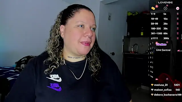 Snapshot of mariana_maze chatting on 03/20/25, 12:22 mariana maze online show from 03/20/25, 12:22