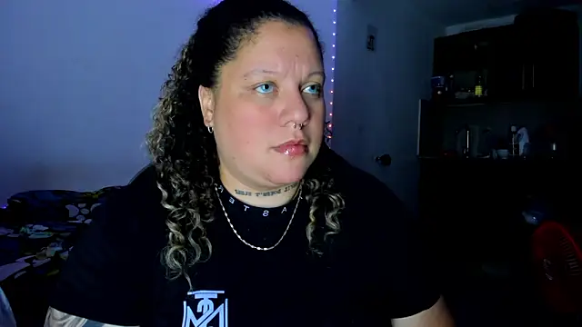 Snapshot of mariana_maze chatting on 09/13/25, 06:02 mariana maze online show from 09/13/25, 06:02