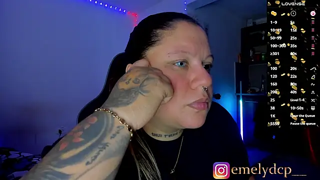 Snapshot of mariana_maze chatting on 03/17/26, 12:52 mariana maze online show from 03/17/26, 12:52