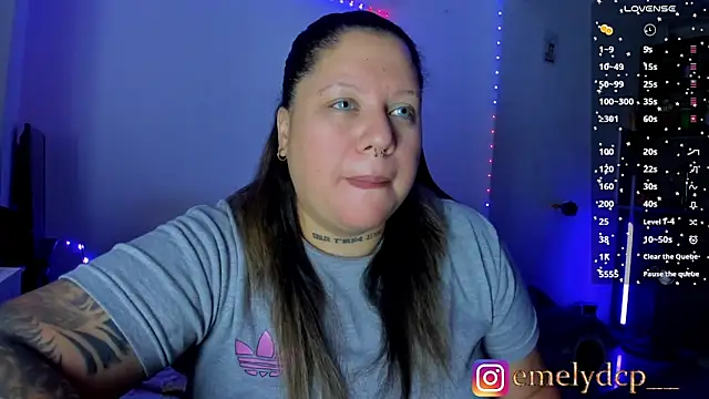 Snapshot of mariana_maze chatting on 03/31/26, 04:13 mariana maze online show from 03/31/26, 04:13