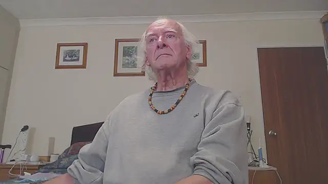 WaverlyKernow online show from 03/03/25, 02:15