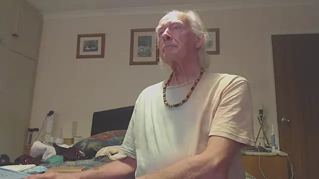 WaverlyKernow online show from 03/21/25, 02:51