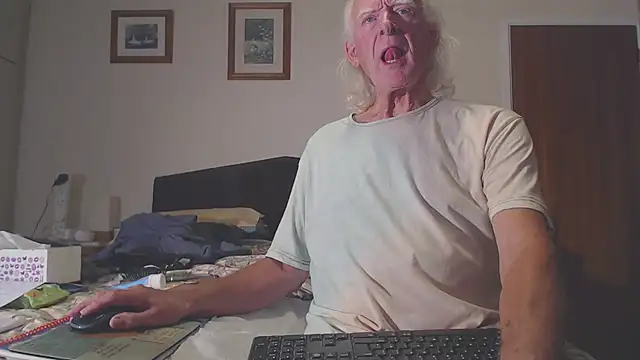 WaverlyKernow online show from 09/08/25, 02:16