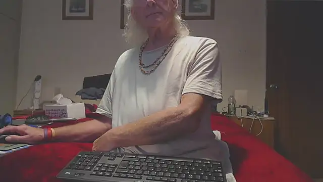 WaverlyKernow online show from 12/20/25, 10:00