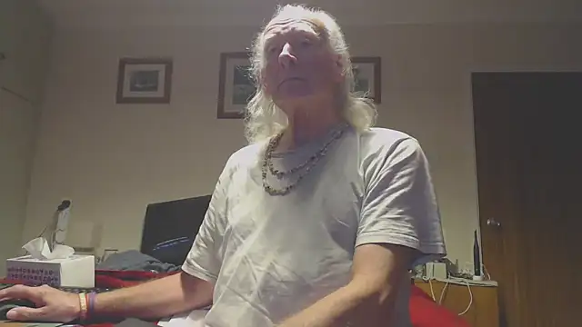 WaverlyKernow online show from 12/23/25, 08:01