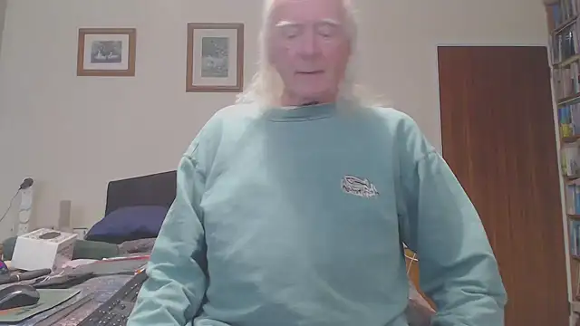 WaverlyKernow online show from 04/15/26, 02:24