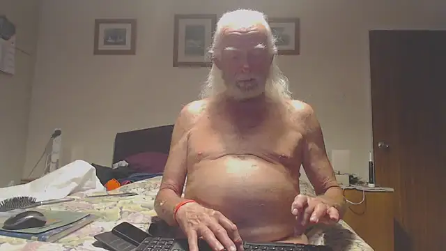Snapshot of WaverlyKernow chatting on 05/29/26, 07:45 WaverlyKernow online show from 05/29/26, 07:45