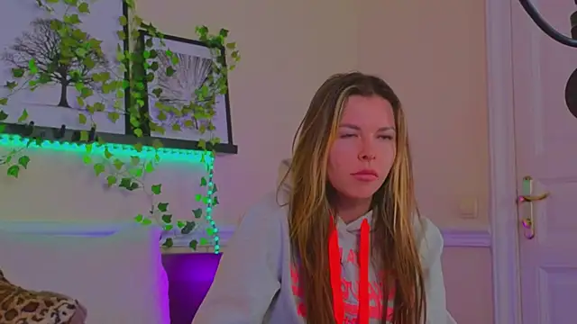 Real Tini online show from 01/17/25, 01:03