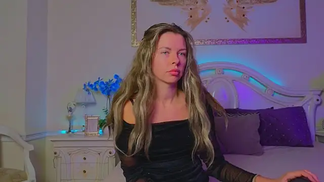 Real Tini online show from 10/17/25, 11:46