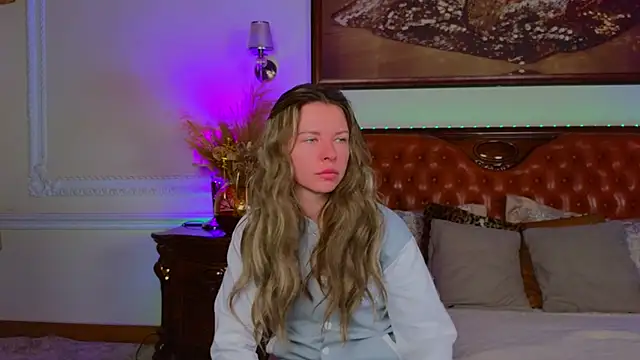 Real Tini online show from 11/17/25, 06:19