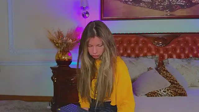 Real Tini online show from 01/07/26, 06:05