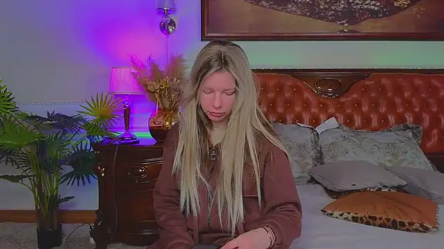 Real Tini online show from 02/05/26, 06:40