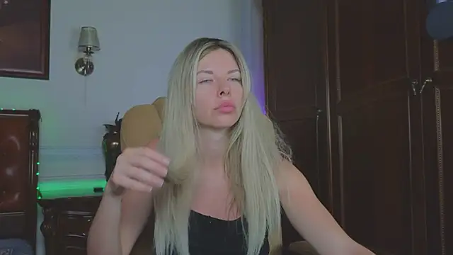 Real Tini online show from 05/28/26, 06:00