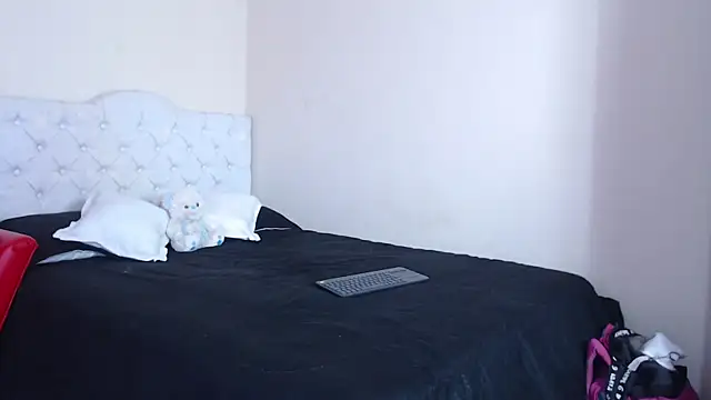 luna hoott online show from 02/17/25, 02:59