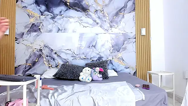 luna hoott online show from 10/04/25, 01:20