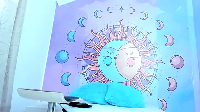 Snapshot of luna_hoott chatting on 06/23/26, 07:23 luna hoott online show from 06/23/26, 07:23