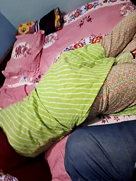 Snapshot of Crezy-Queen01 chatting on 10/08/25, 07:39 Crezy-Queen01 online show from 10/08/25, 07:39