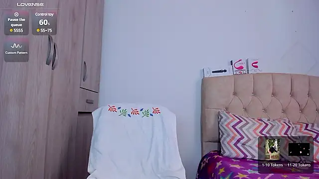 emily1  online show from 12/07/24, 04:58