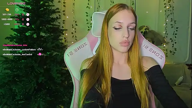 Snapshot of Anice_ chatting on 12/19/25, 10:17 Anice online show from 12/19/25, 10:17