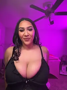 Snapshot of Lickplayofficial chatting on 10/17/25, 03:31 Lickplayofficial online show from 10/17/25, 03:31