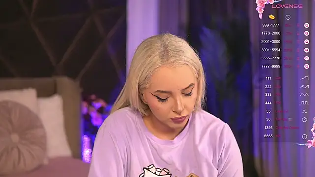 VictoriaMorrone online show from 02/06/25, 09:11