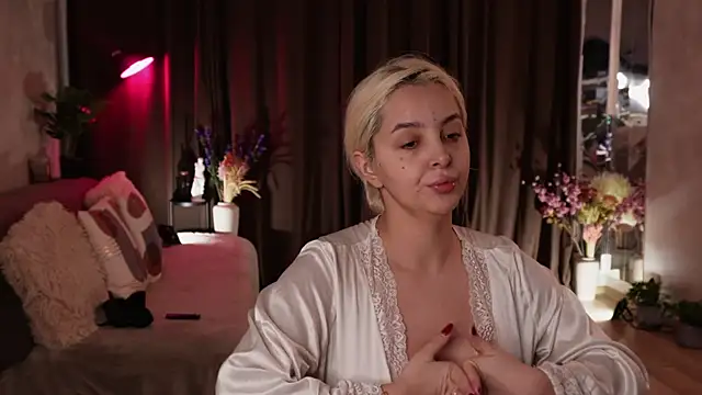 VictoriaMorrone online show from 10/12/25, 06:40