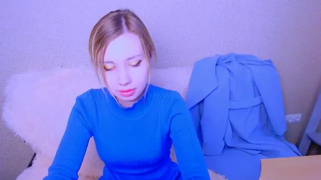 AliceFire  online show from 10/01/25, 07:47