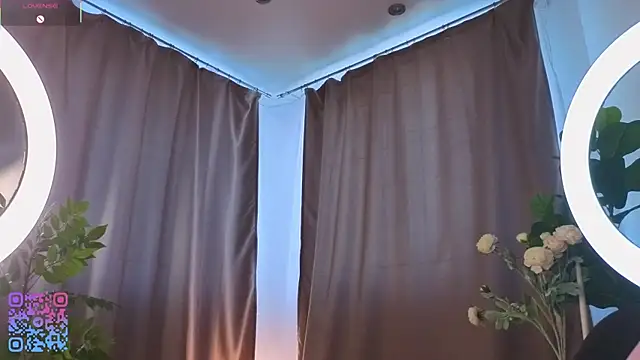 SoniaScott online show from 04/18/26, 02:37