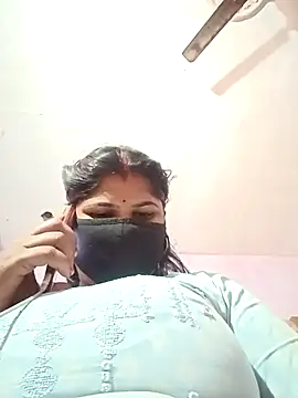 Hotmohni online show from 02/14/25, 09:45